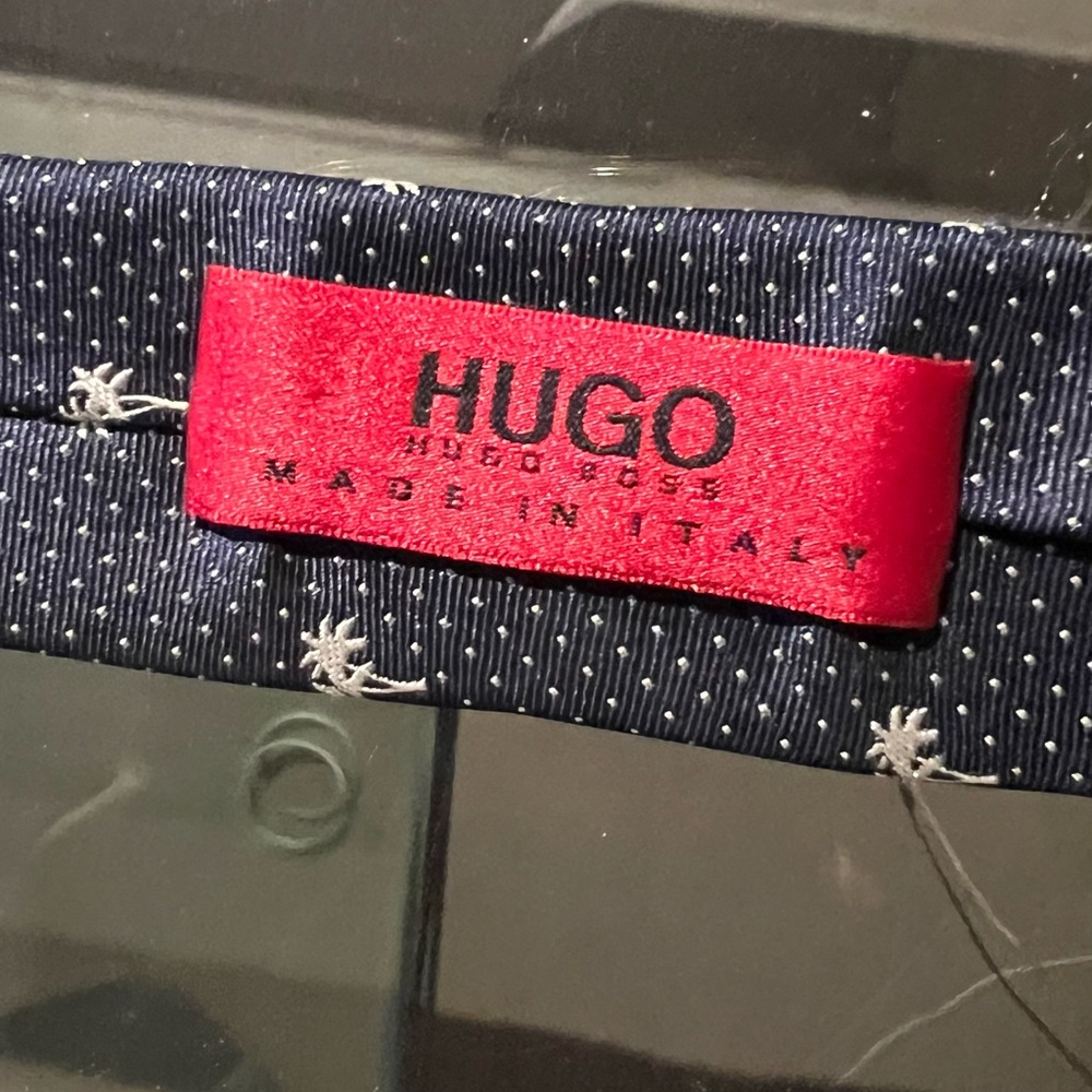 Hugo Boss silk tie
